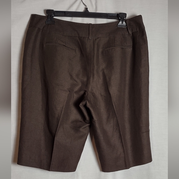 Loft Linen Blend Bermuda Shorts - Picture 2 of 9